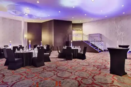 DoubleTree by Hilton Toronto Airport - 29