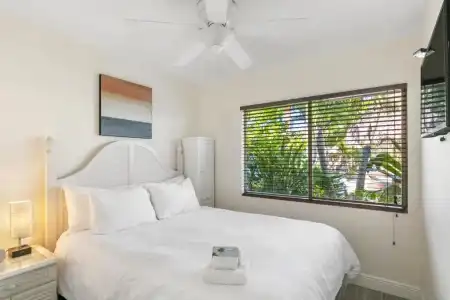 Siesta Key Beachside Villas - 29