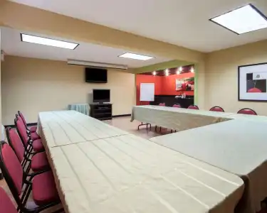 Quality Inn Airport East - 14