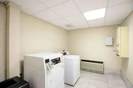 Quality Inn - 16