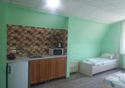 Luxor Inn & Suites - 11