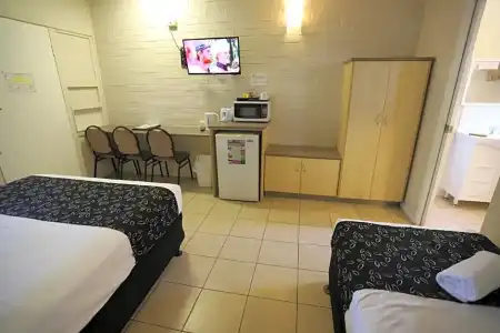 Tropic Coast Motel - 81