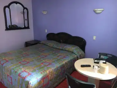 Budget Motel - 1