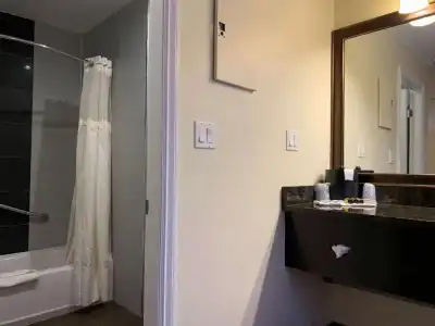 Best Western Plus Burnaby - 25