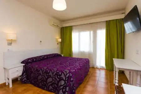 Sol y Miel Hostal - 84