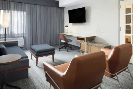 Courtyard by Marriott Boston-South Boston - 37