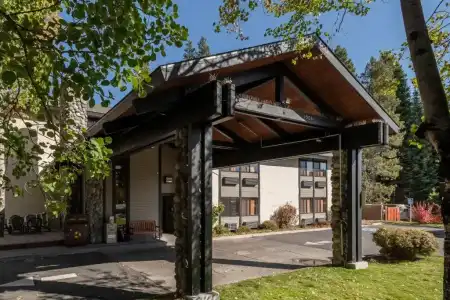 The Inn at Truckee - 11