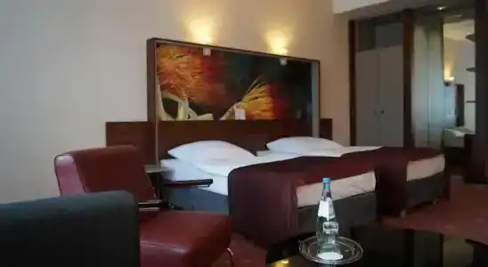 Premier Inn Köln City Mediapark - 36