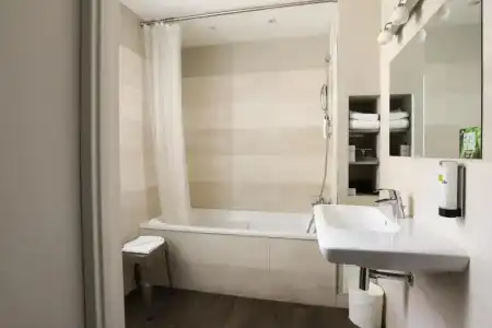 Hôtel Des Cèdres - 53
