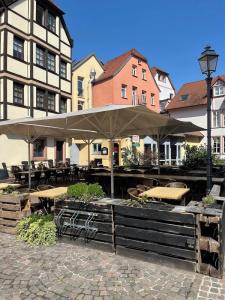 La Flamme Wertheim Garni - 18