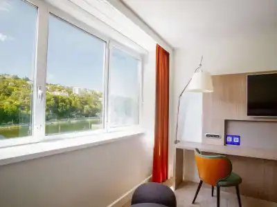 Novotel Lyon Centre Confluence Bord de Saone - 52
