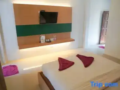 Tok Little Hut - 25
