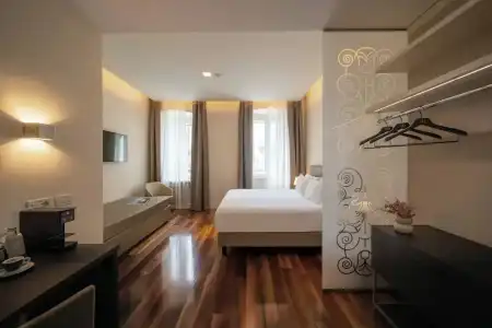 Vis a Vis Apartments - 82