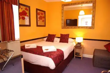 Tudor Court - 46