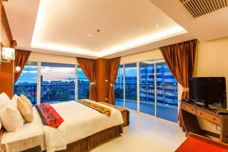 Tara Court - 4