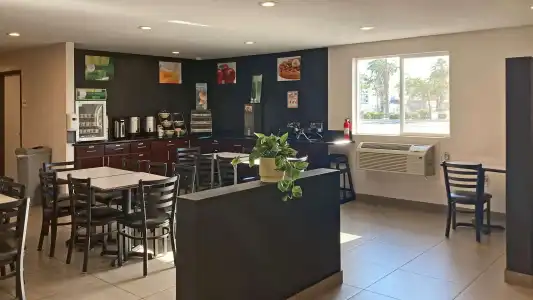 Quality Inn & Suites near Downtown Bakersfield - 22