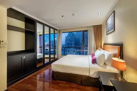 Bandara Silom Suites - 158