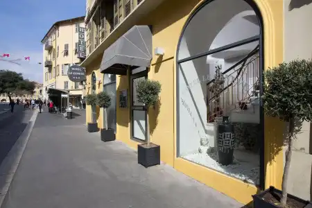 Hôtel Le G - 0