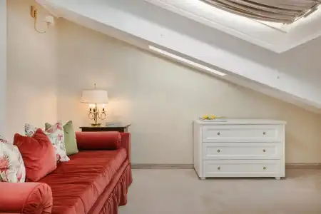 Noble Suites - 112