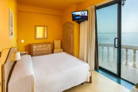 La Playa Blanca - 2