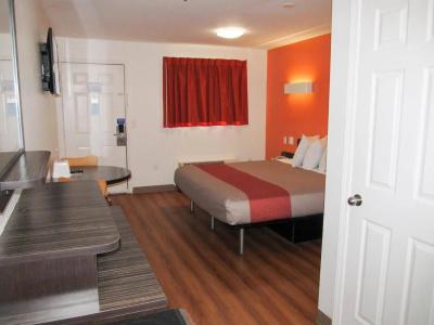 Motel 6 Greenville, SC - 4