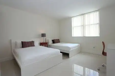 Pelican Residence at One Broadway - 4