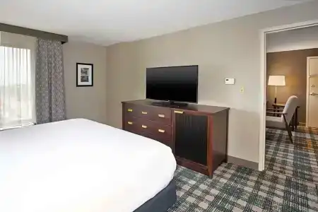 DoubleTree by Hilton - 70
