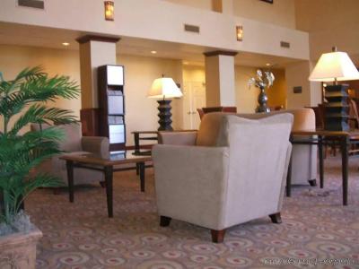 Hampton Inn & Suites Reno - 4