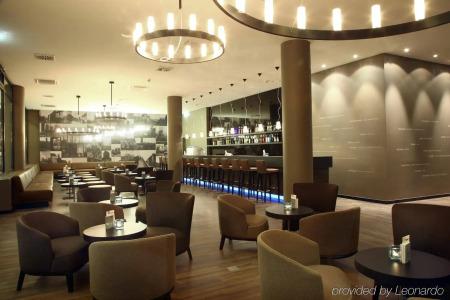 Motel One Essen - 10