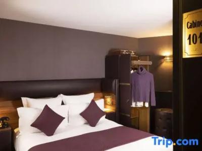 WHISTLER Paris - 79