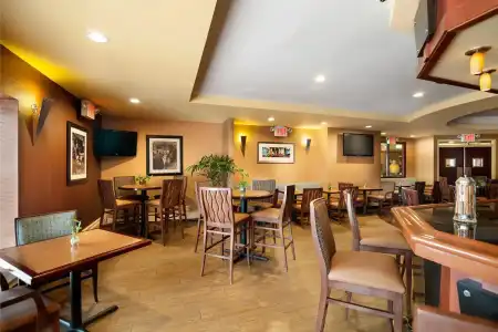 Doubletree By Hilton New York Jfk Airport - 11
