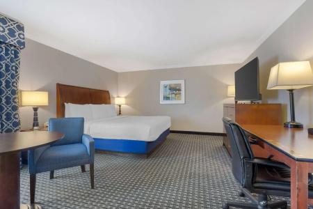 Best Western Plus Marina Shores - 68