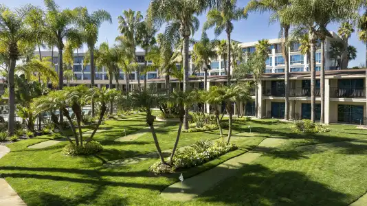 DoubleTree by Hilton San Diego Bayside - 34