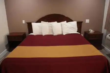 Value Inn & Suites - 17
