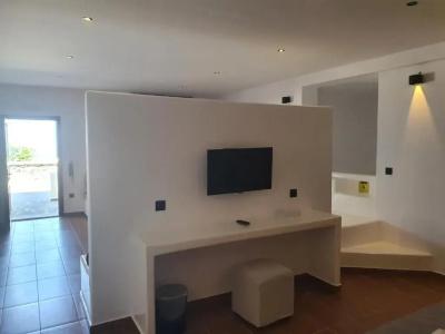 Splendour & Suites - 250