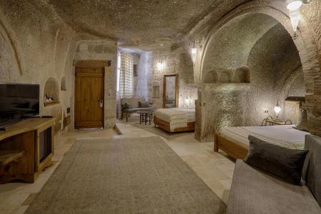 Hera Cave Suites - 40