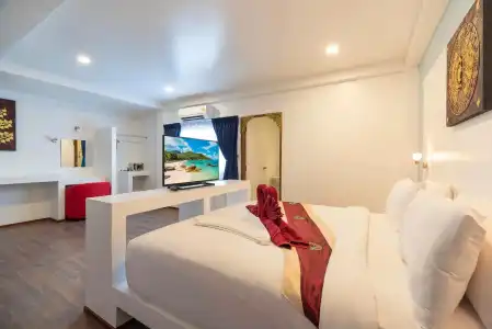 Crystal Bay Beach Resort - 4