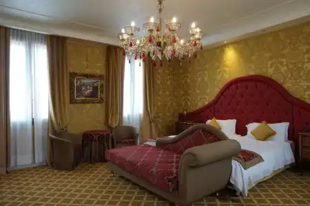 Pesaro Palace - 48