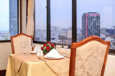 Oscar Saigon - 28