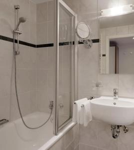 Newton Heilbronn - 41