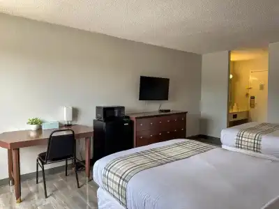 Rodeway Inn Rochester Airport - 22