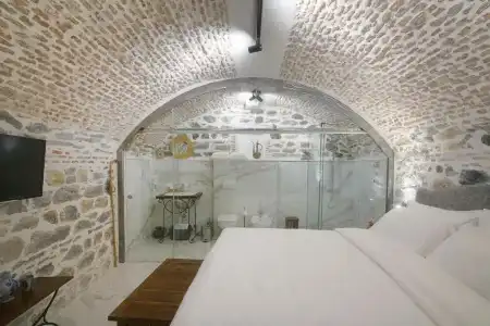 Hani I Pazarit Boutique - 35