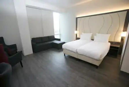 PLAZA Premium Almere - 6