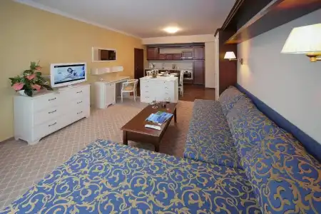 Residence & Club - 49