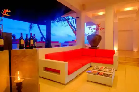 Cantaloupe Aqua Beach Club - 13
