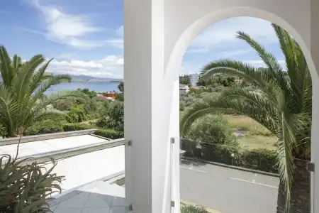 Almira Mare - 52