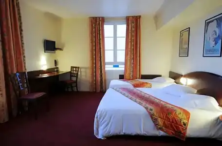 Campanile PRIME - Caen Centre Gare - 81