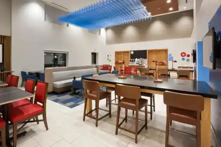 Holiday Inn Express & Suites Minneapolis – West End by IHG - 31