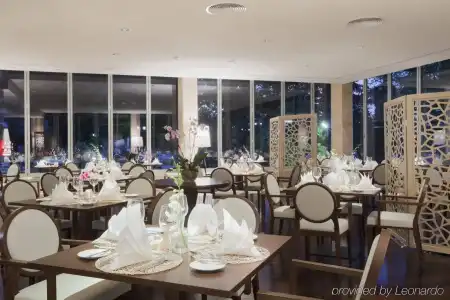 Crowne Plaza Bucharest by IHG - 34