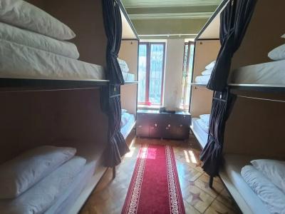 Karvi Hostel & Suites - 39